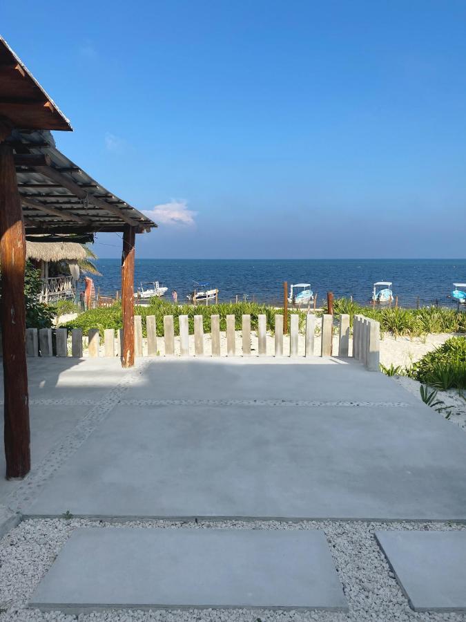 Casa Lucia Beachfront ปัวร์โตโมเรลอส ภายนอก รูปภาพ